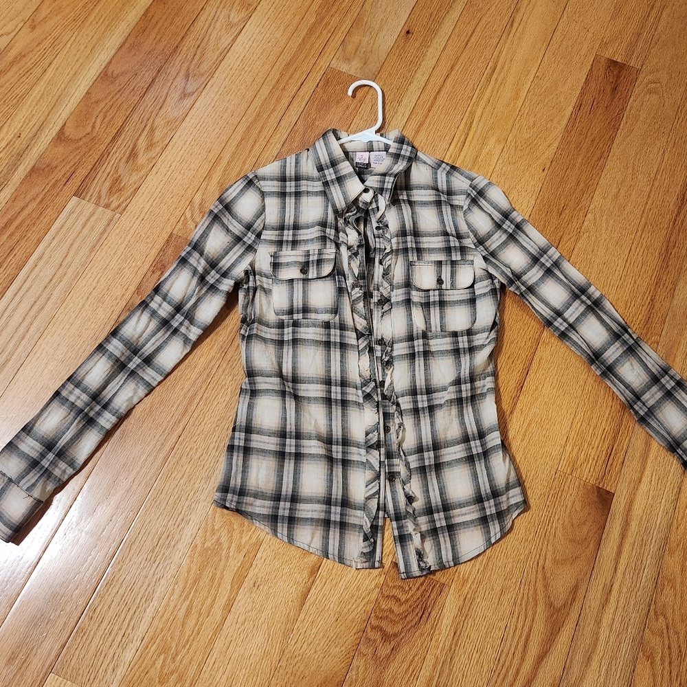 Great Ruffle Trim Shirt